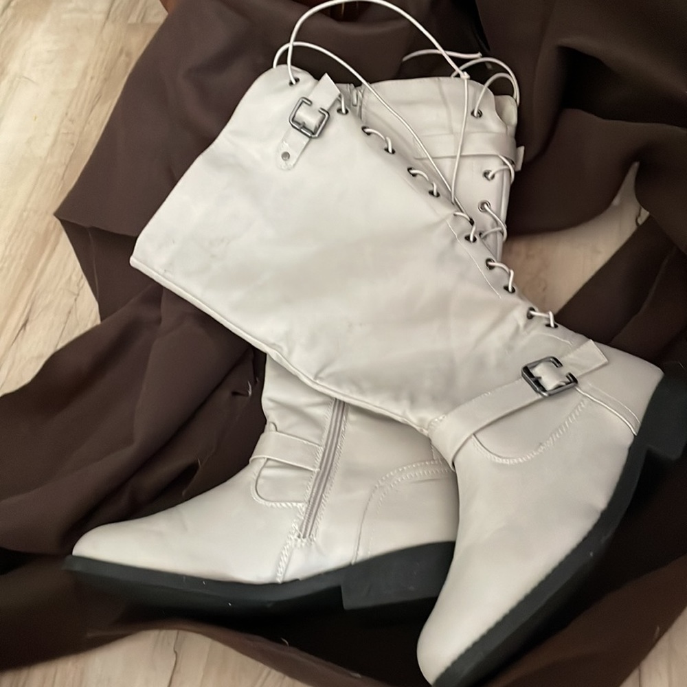 Wanted LadyLuck fashion boots. Women’s size 9.